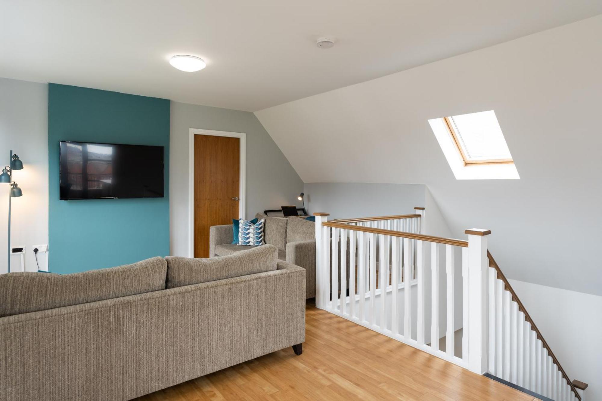 Cotels - The Millhouse: Modern With Ultrafast Wi-fi & Work Desks Derby