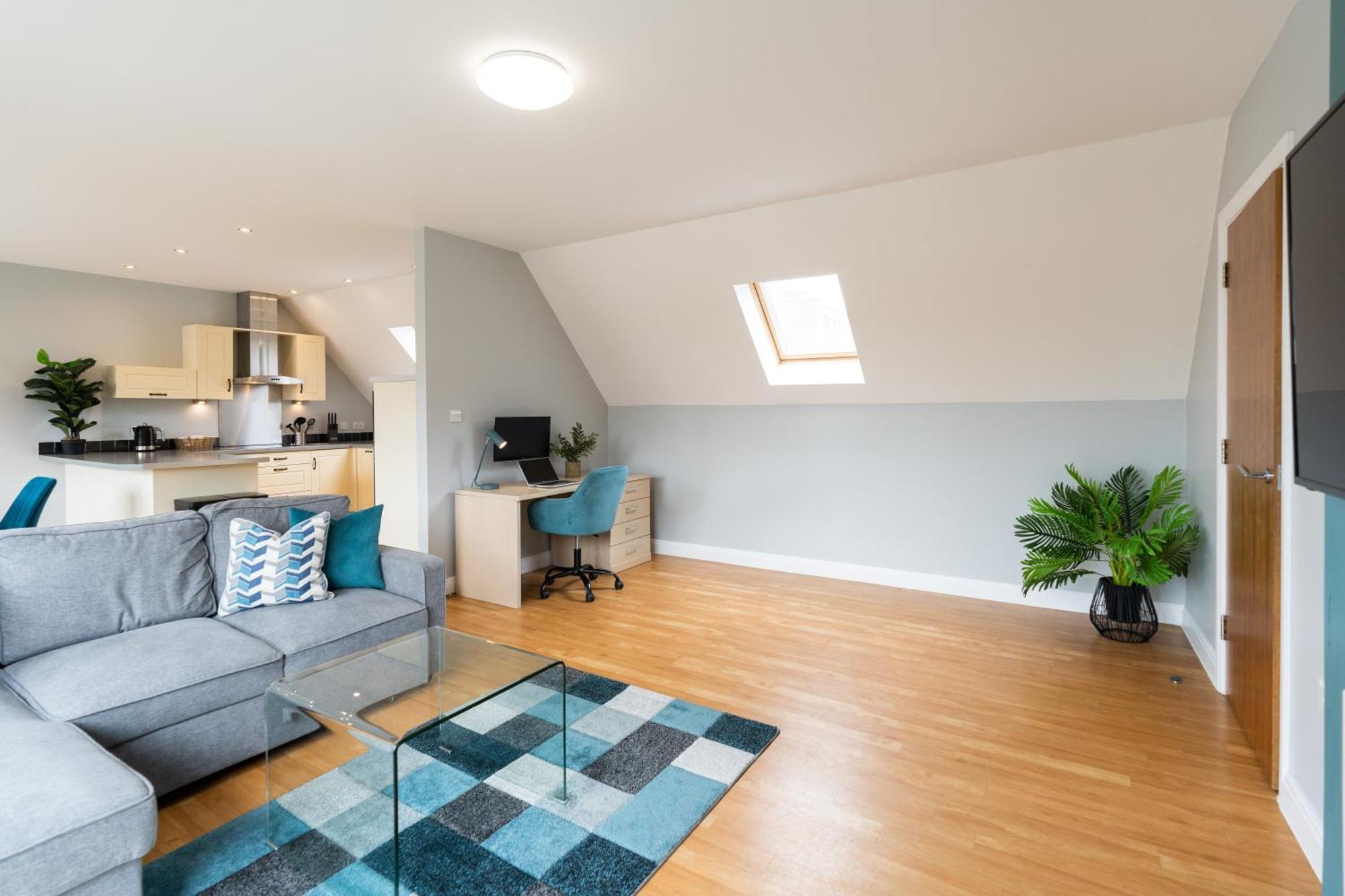 Cotels - The Millhouse: Modern With Ultrafast Wi-fi & Work Desks *