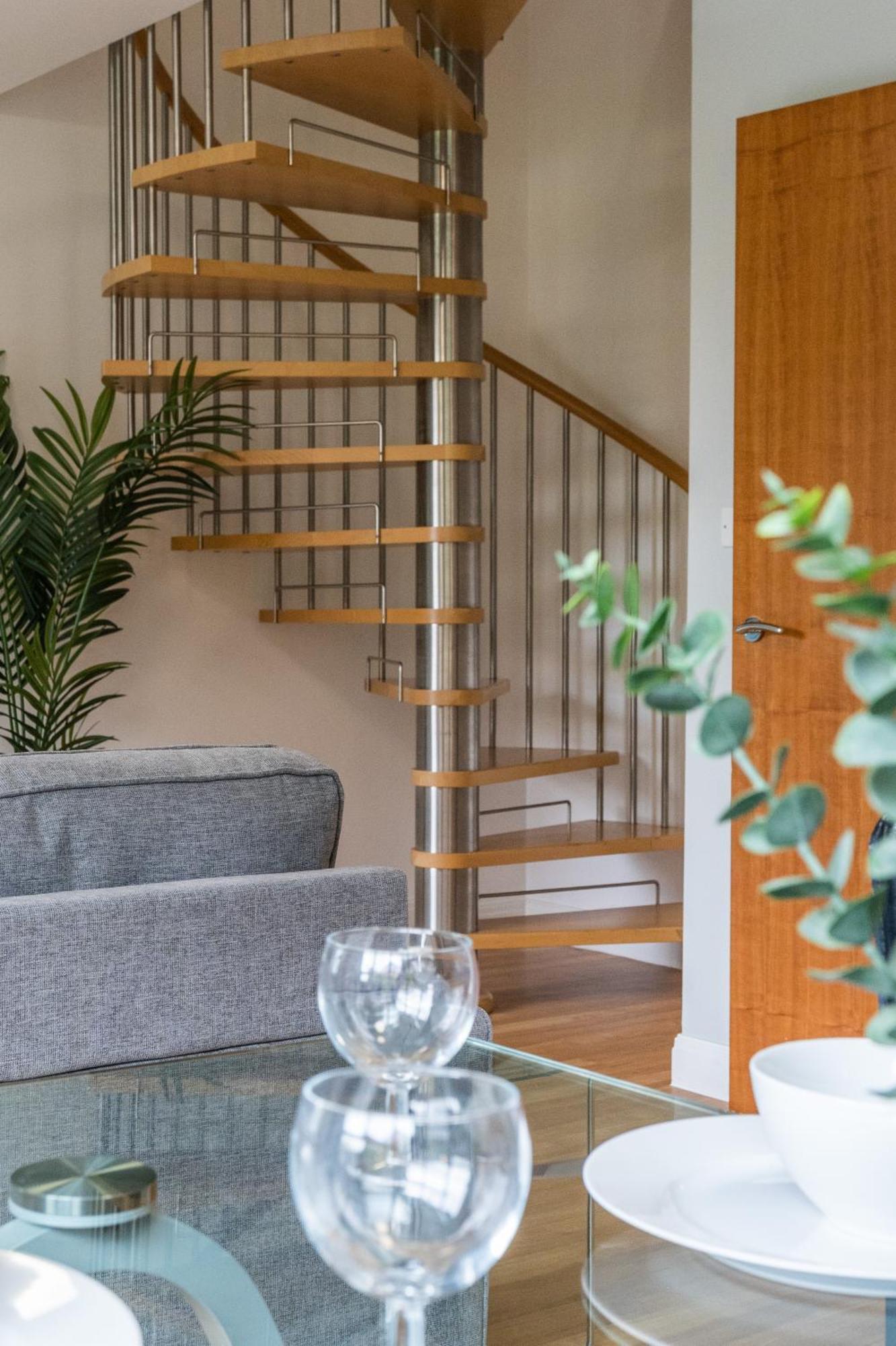 Cotels - The Millhouse: Modern With Ultrafast Wi-fi & Work Desks