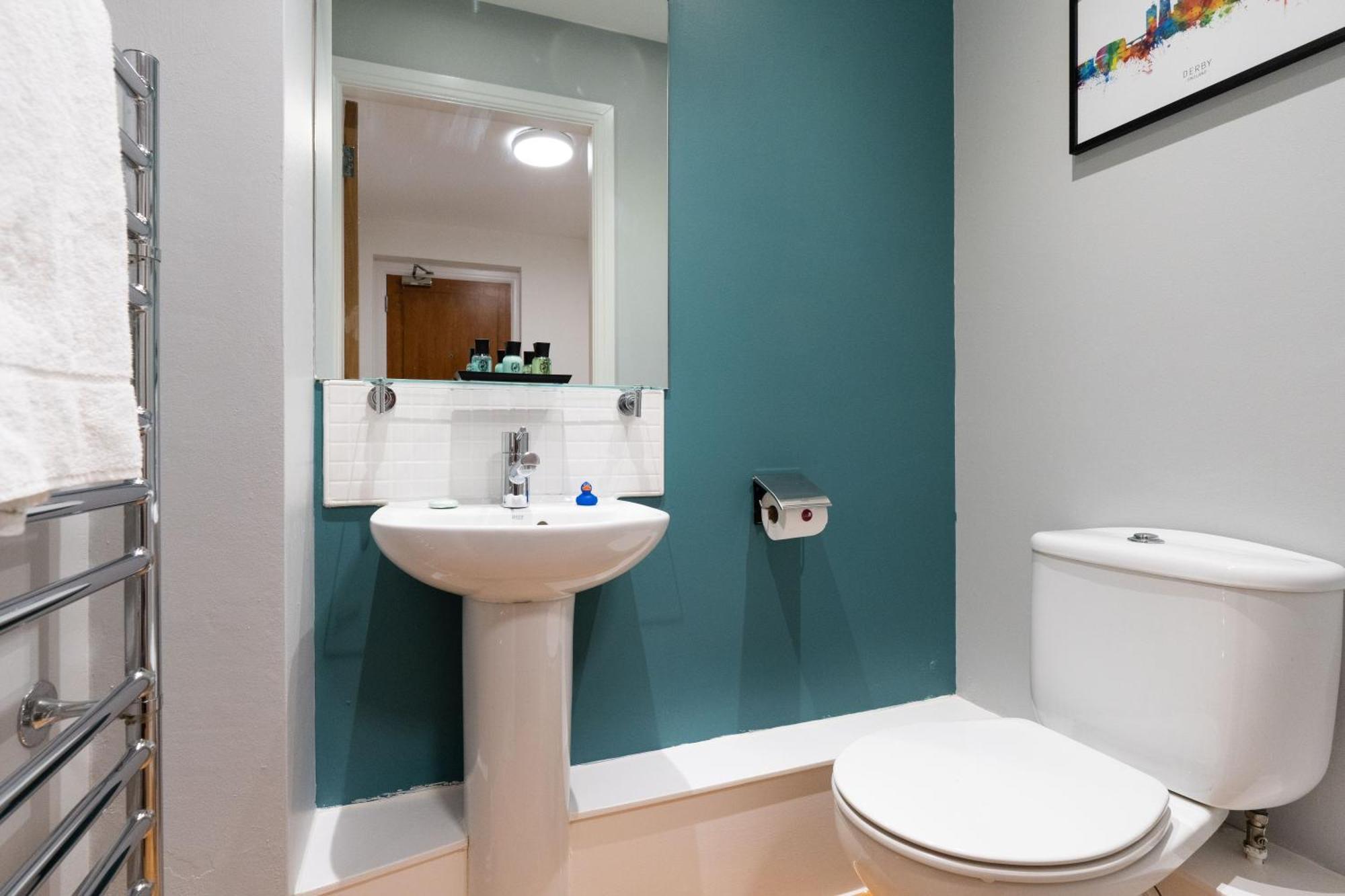 Cotels - The Millhouse: Modern With Ultrafast Wi-fi & Work Desks *